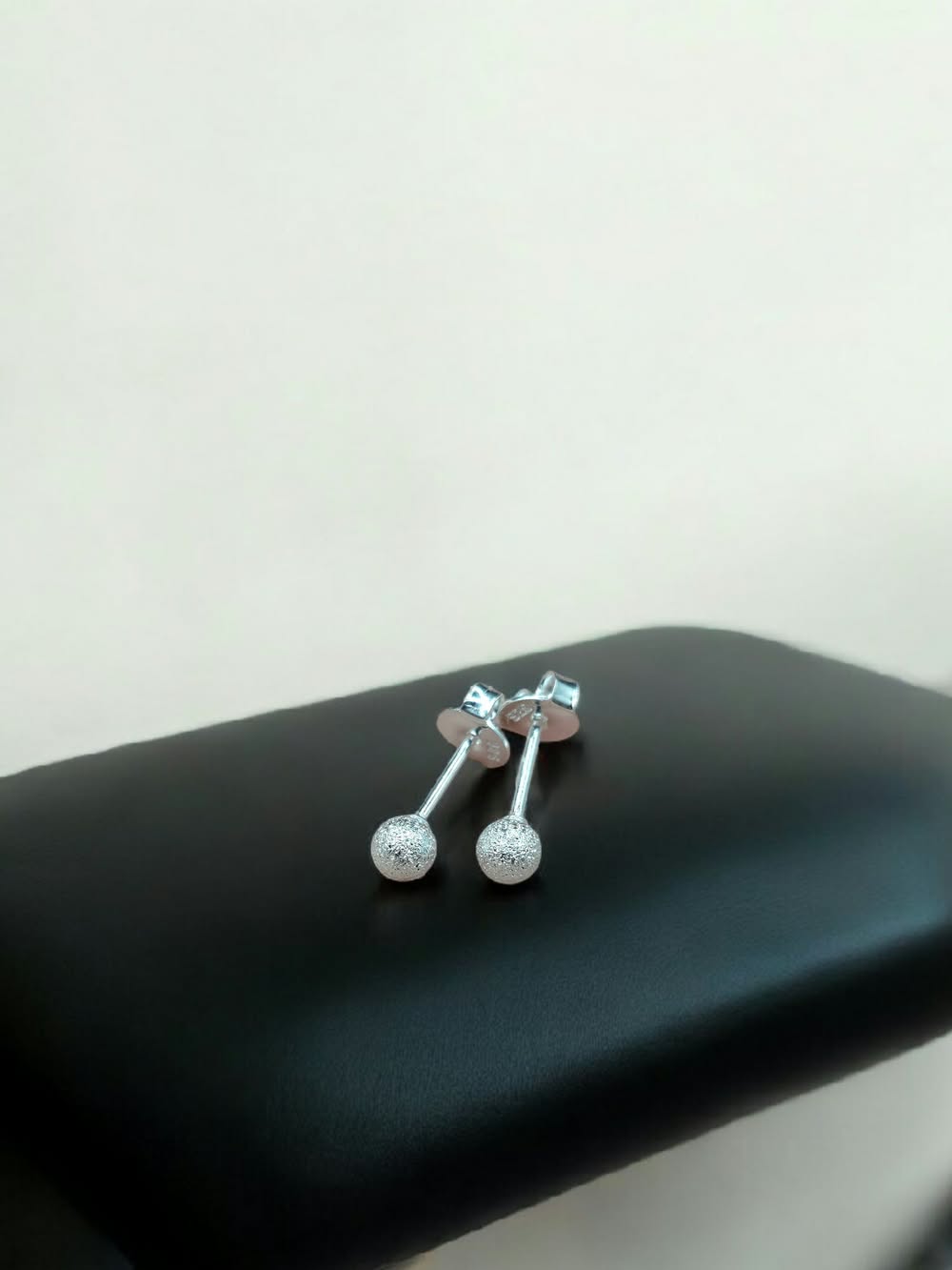 Aros bolitas facetiadas Plata 925